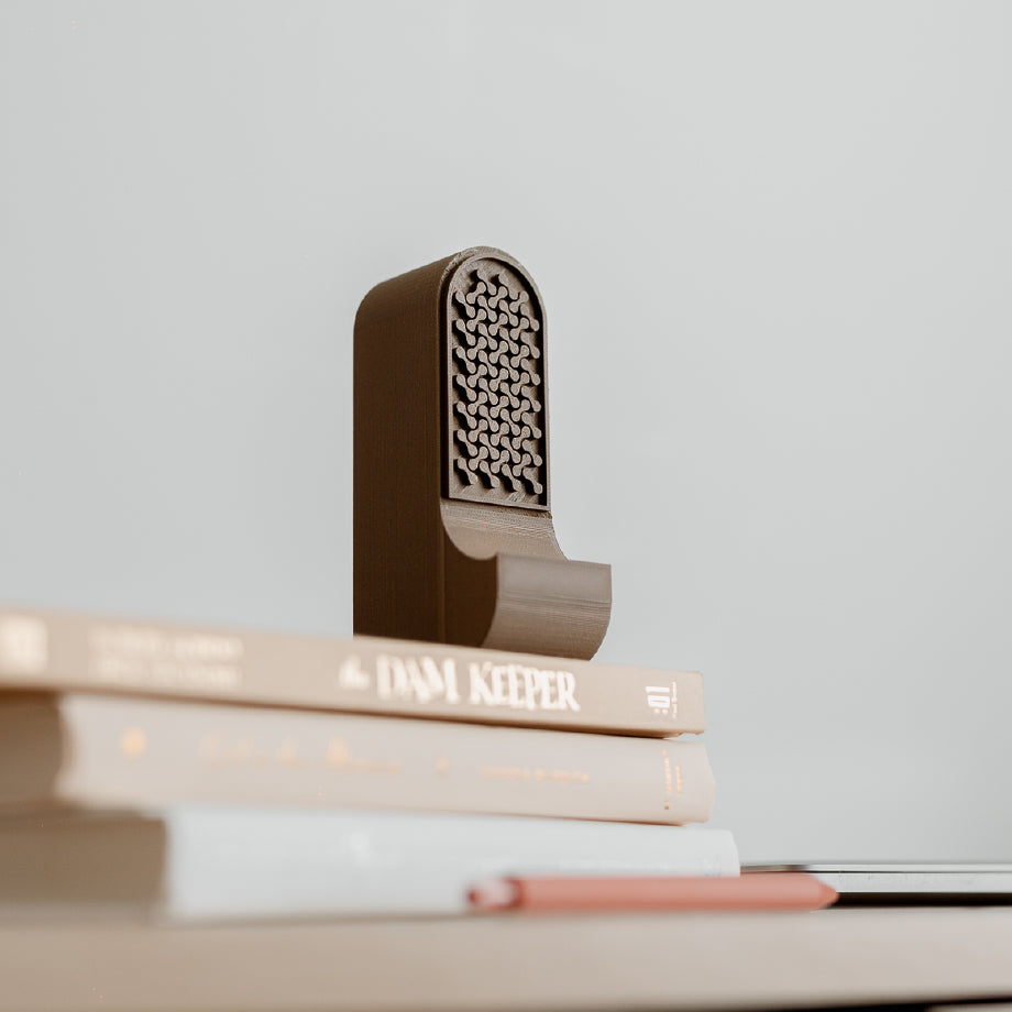 Vienna Stand - Minimal Card Holder for Your Desk