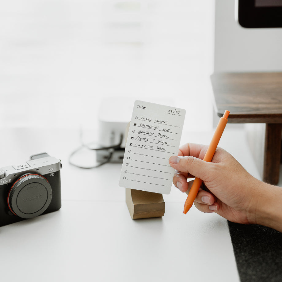 Vienna Stand - Minimal Card Holder for Your Desk