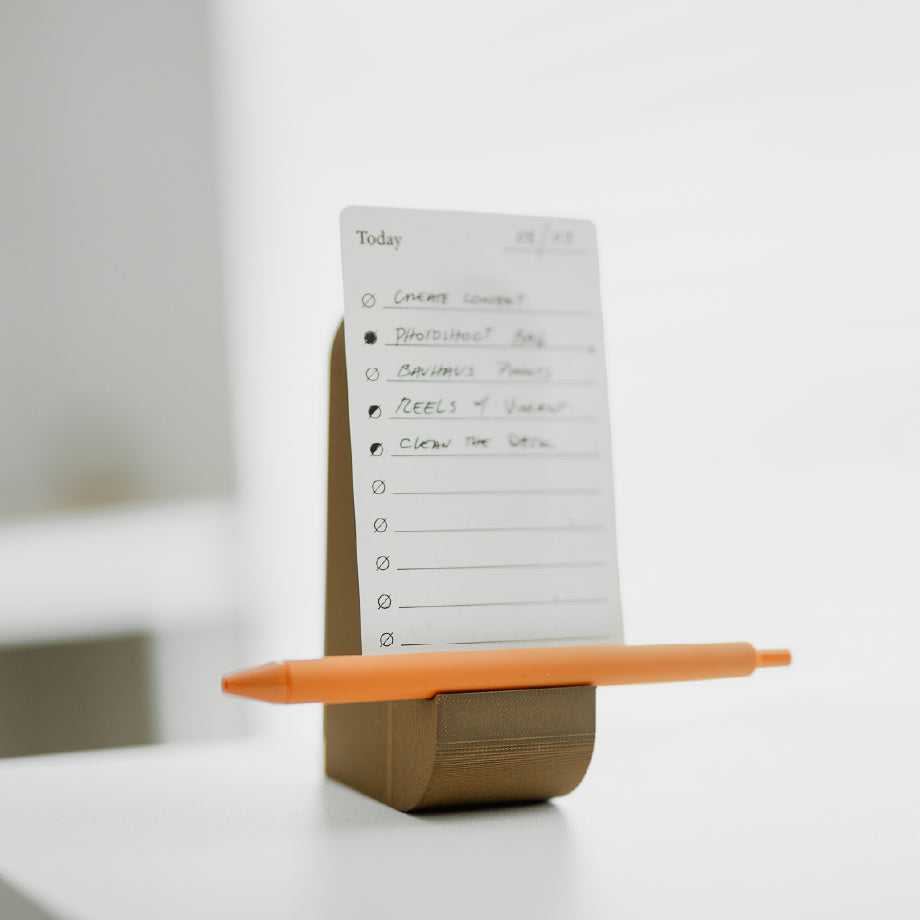 Vienna Stand - Minimal Card Holder for Your Desk